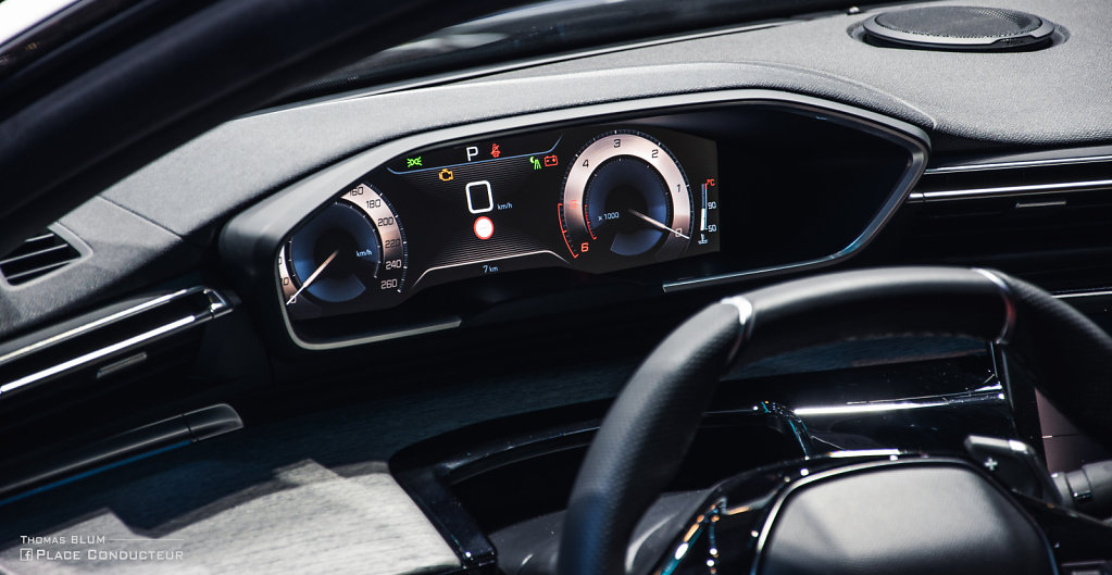 Peugeot 508 II interior dash